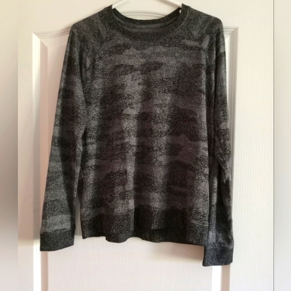 Lucky Brand Tops - Lucky Brand Camo Soft Lightweight Sweatshirt Women's Sz Medium